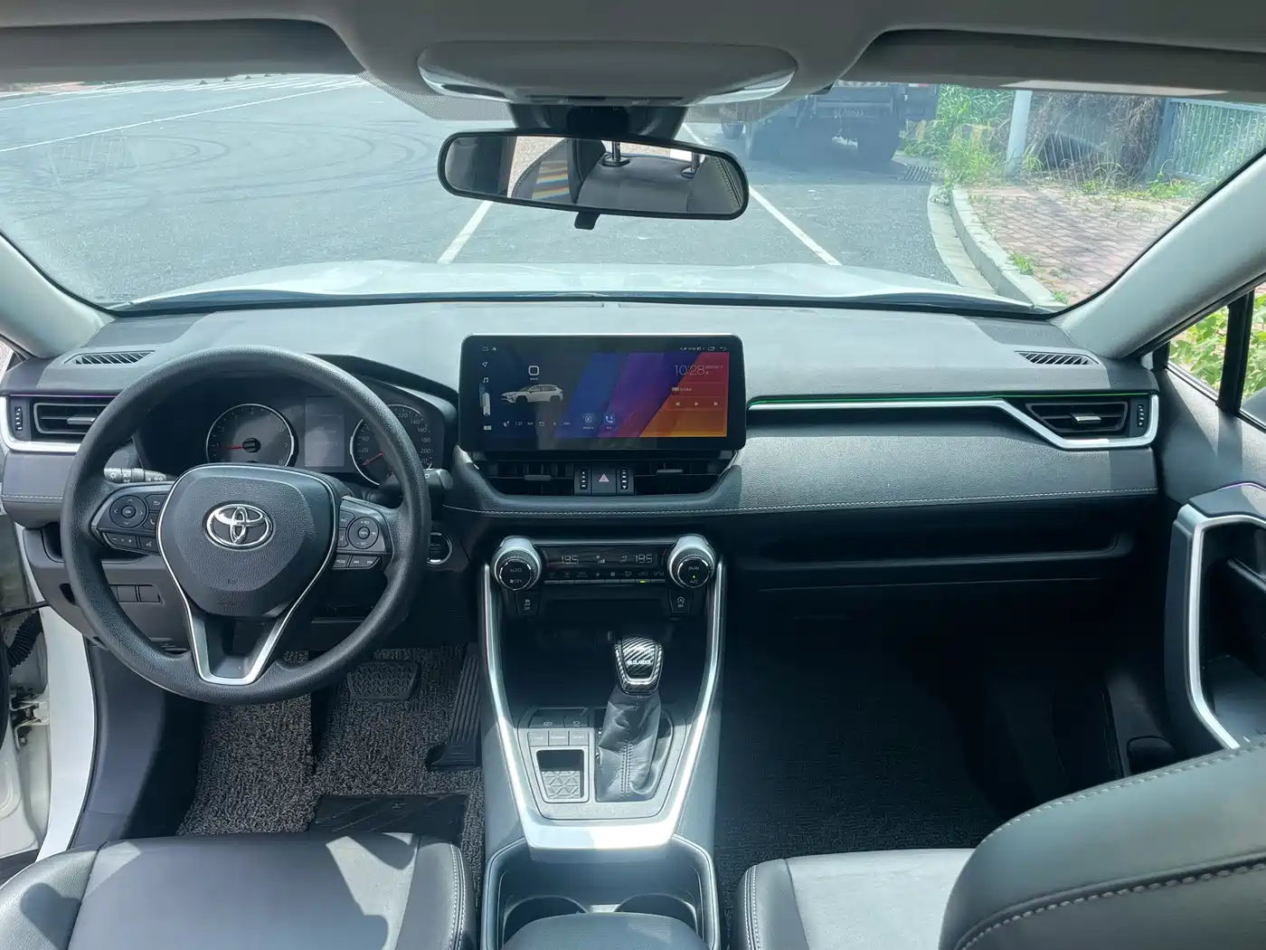 Toyota Wildlander 2021 2.0L CVT 4WD Luxury Edition фото 18