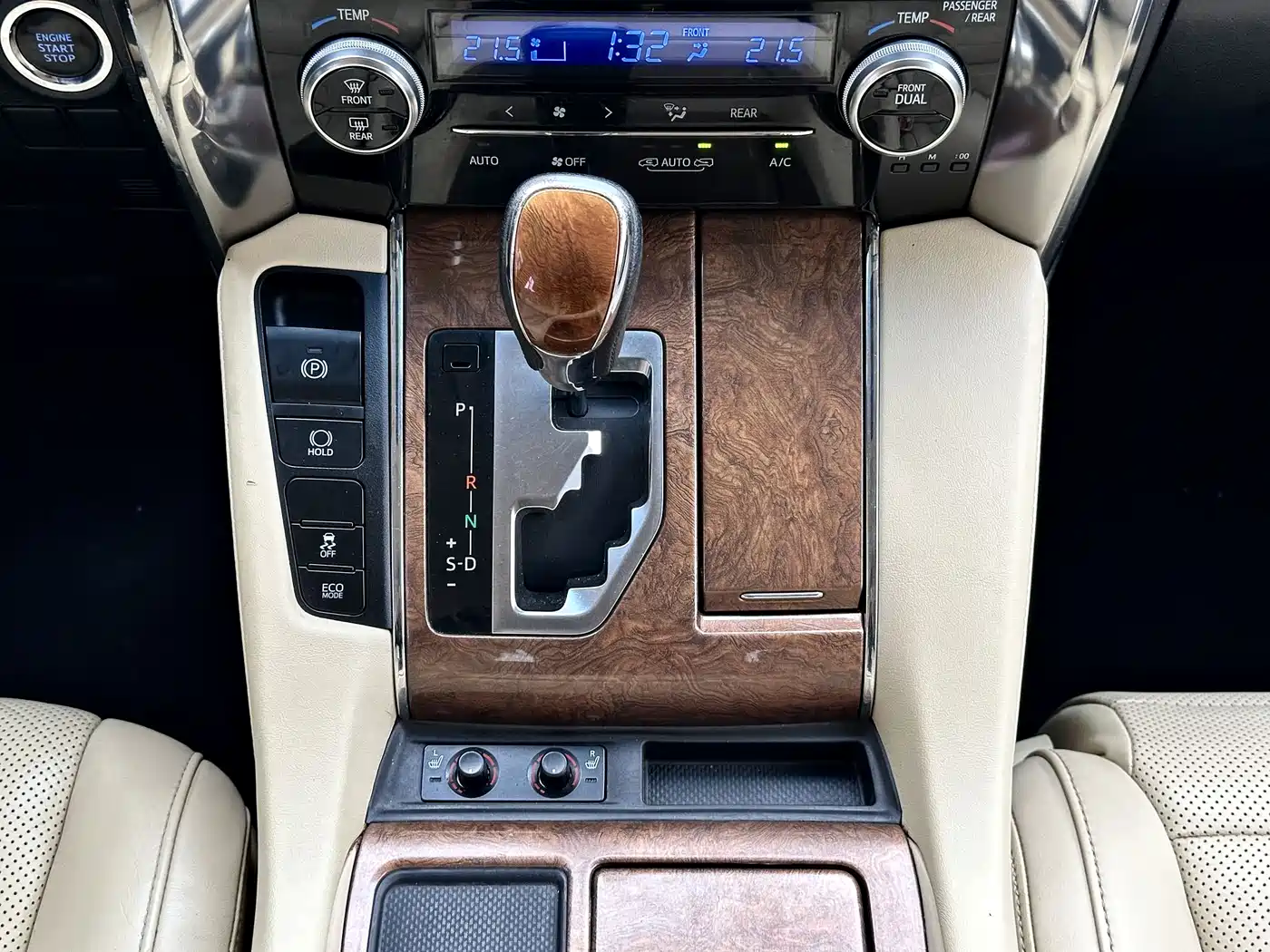 Toyota Alphard 2015 3.5L Premium Edition фото 28
