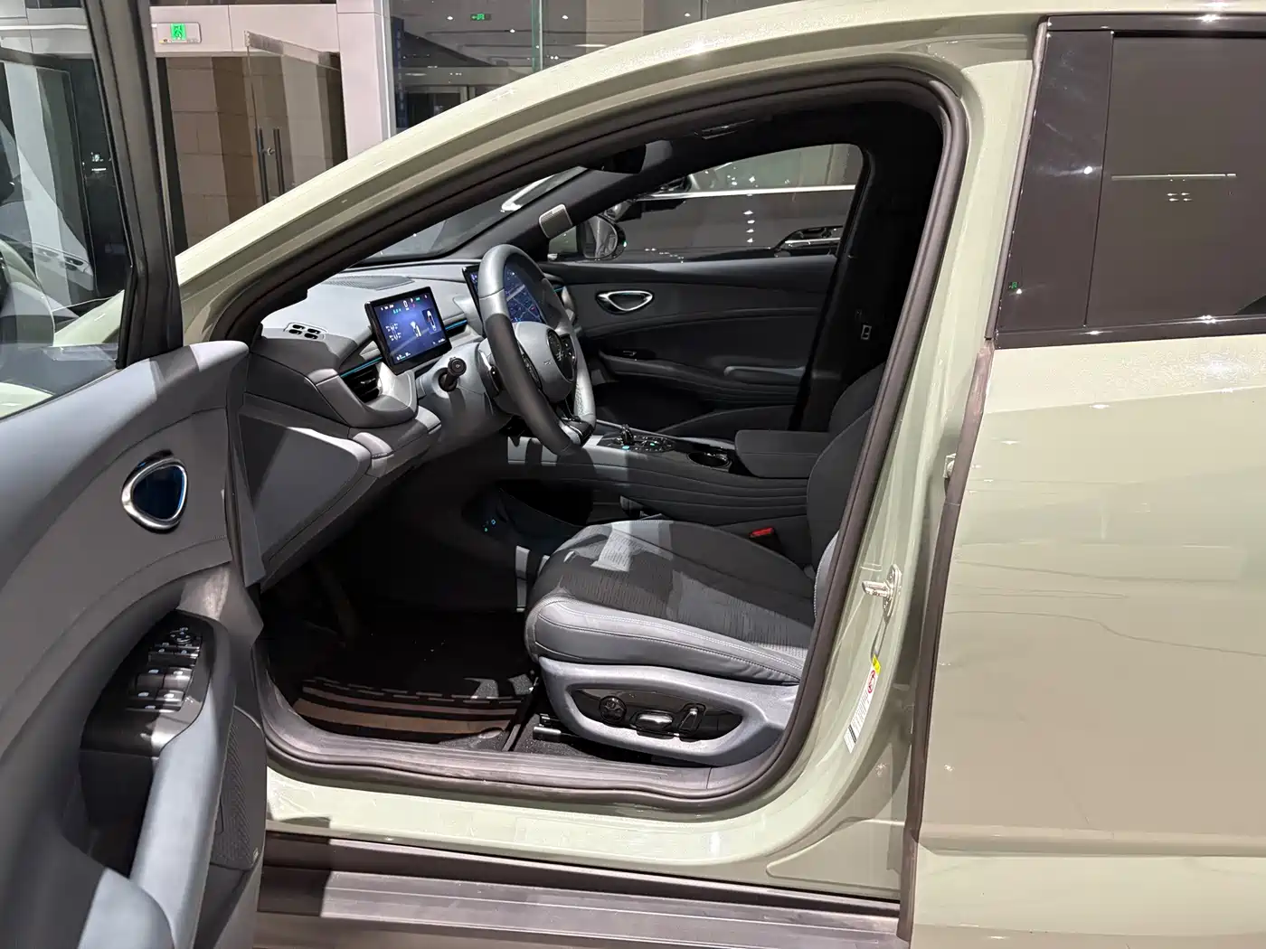 BYD Seal 06GT 2025 2025 Smart Drive Edition 550 AWD Heat Wave