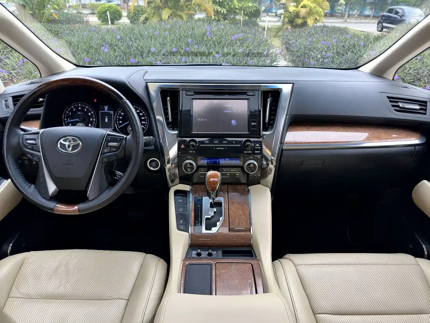 Toyota Alphard 2015 3.5L Premium Edition фото 10