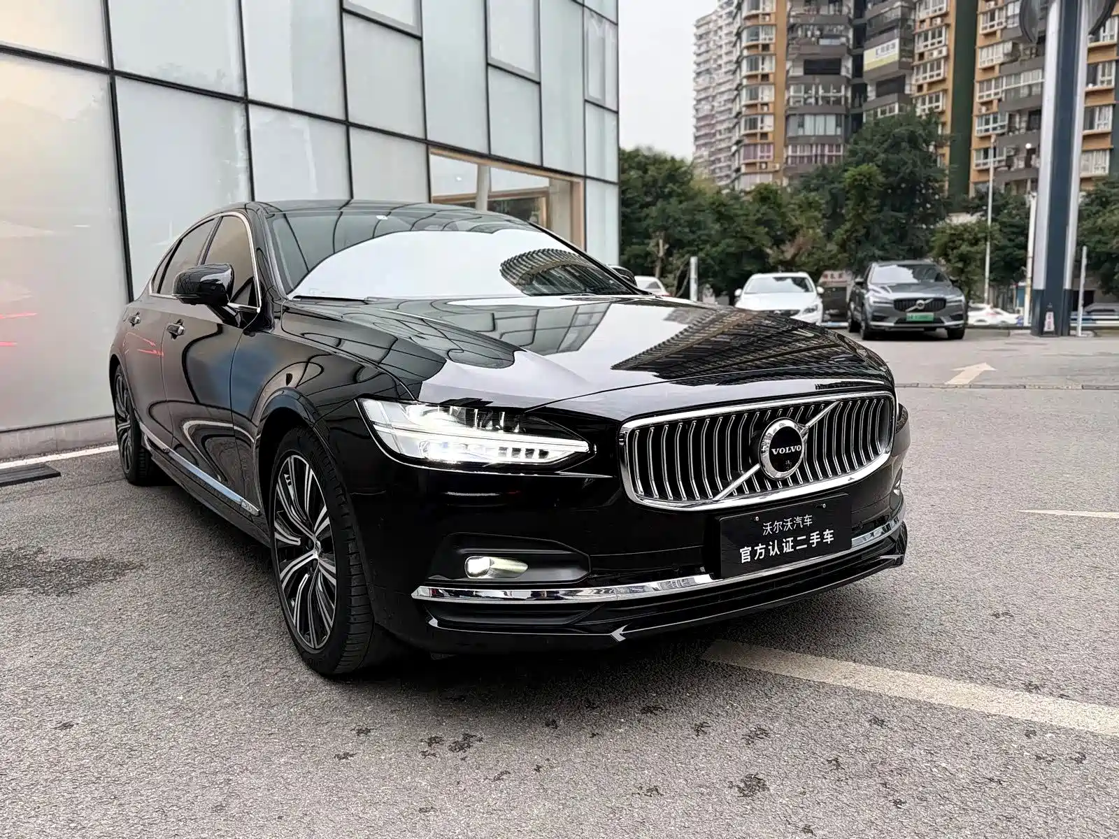 صورة 3 - Volvo S90