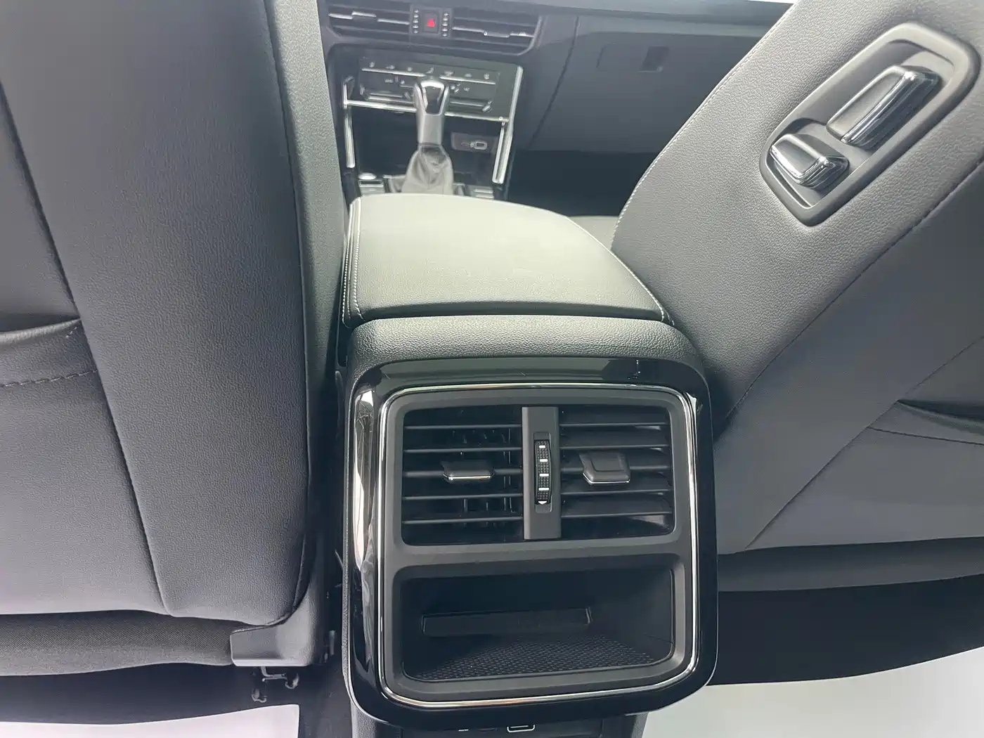 Фото 11 - Volkswagen Passat
