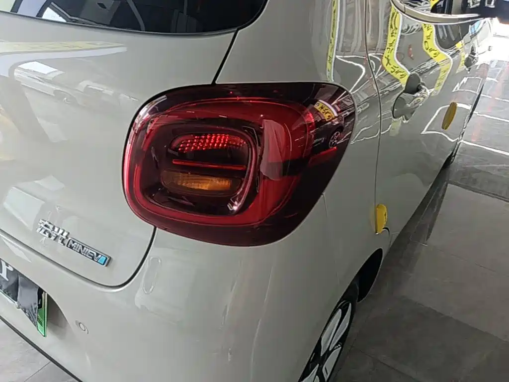 Фото 8 - Wuling Motors Hongguang MINIEV