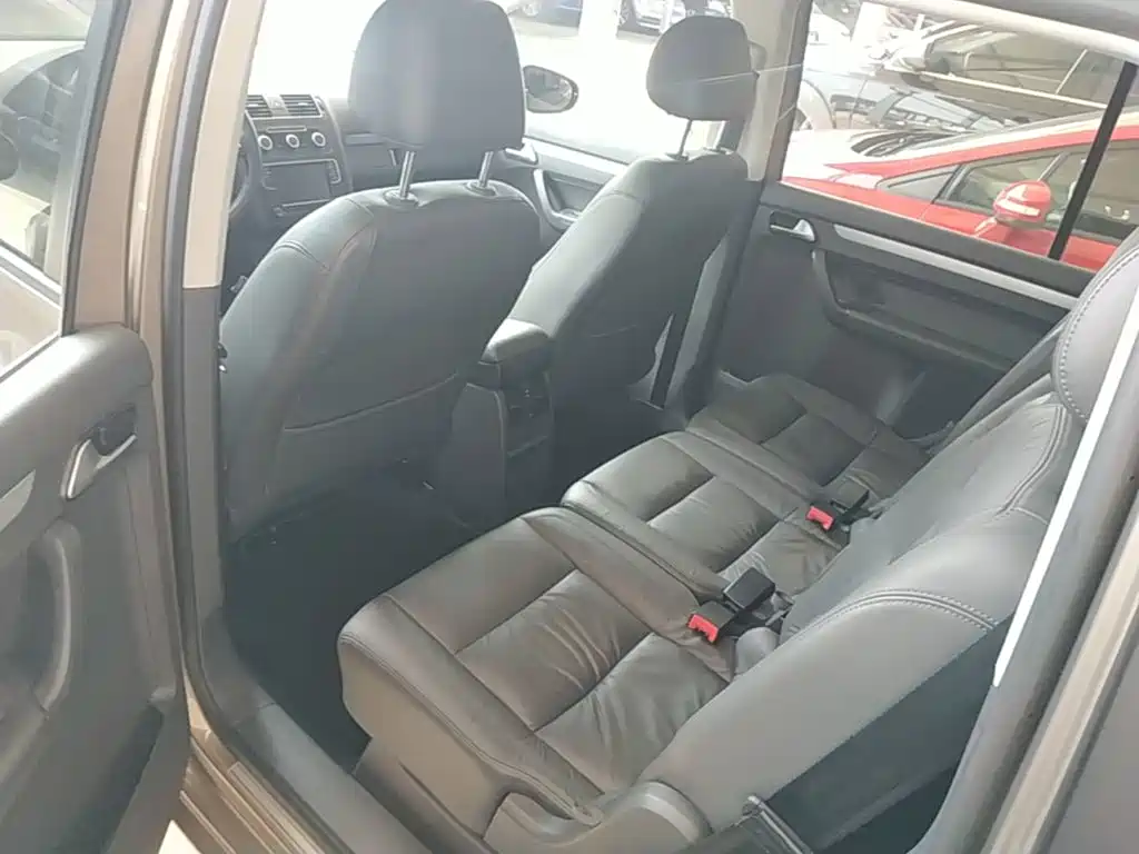 Volkswagen Touran 2016 2015 1.4T DSG Comfort Edition 5-seater