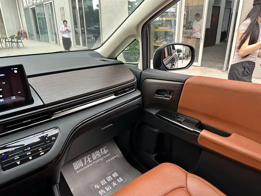Honda Odyssey 2022 2.0L e:HEV Sharp·Enjoyment Edition фото 6