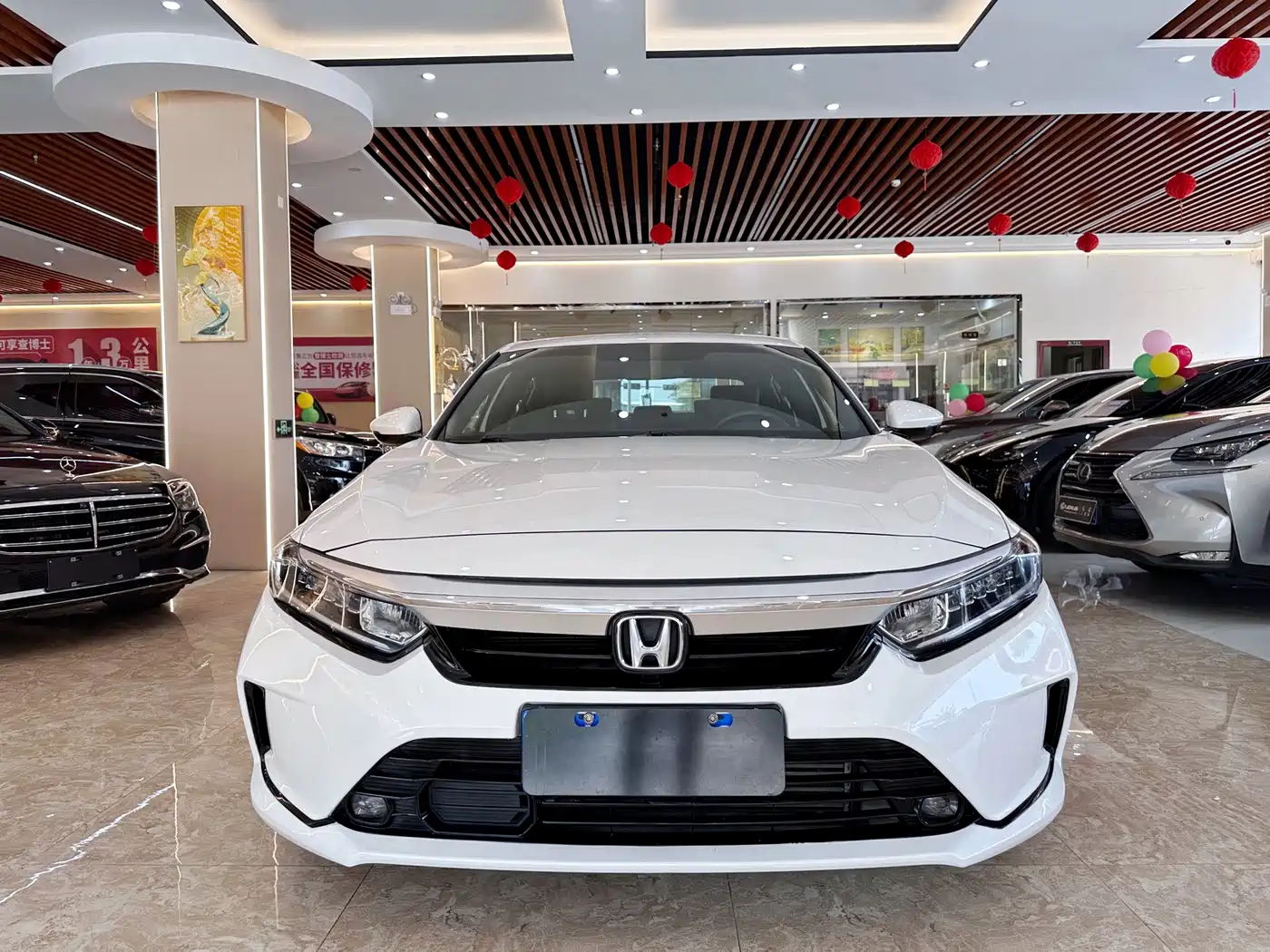 Photo 2 - Honda Inspire