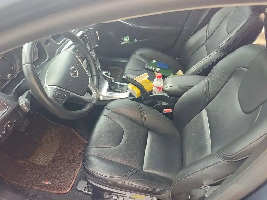 Фото 8 - Volvo V40