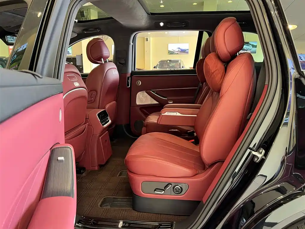 AITO Wenjie AITO M8 2025 Model Extended Range Max+ Edition 53.4kWh 6-Seater фото 28