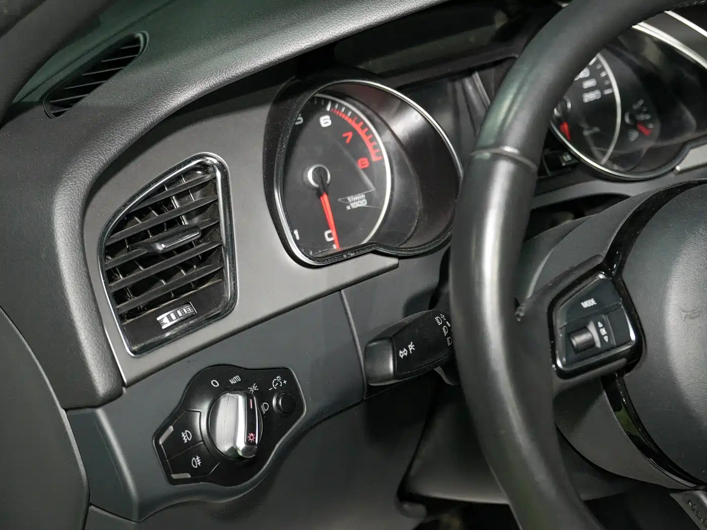 Audi A5 (Import) 2012 2.0TFSI Cabriolet фото 17