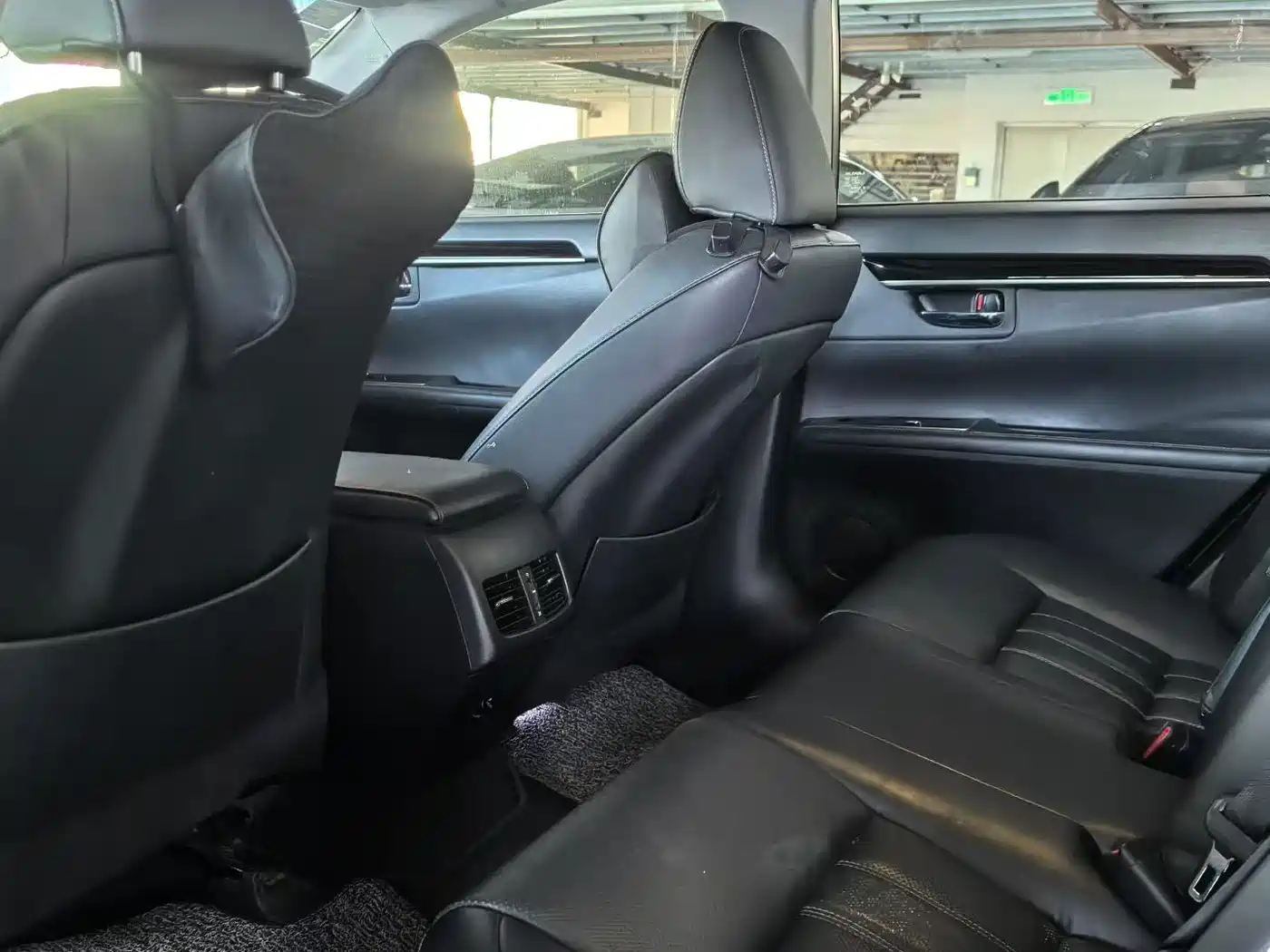 Lexus ES 2017 200 30th Anniversary Edition фото 7