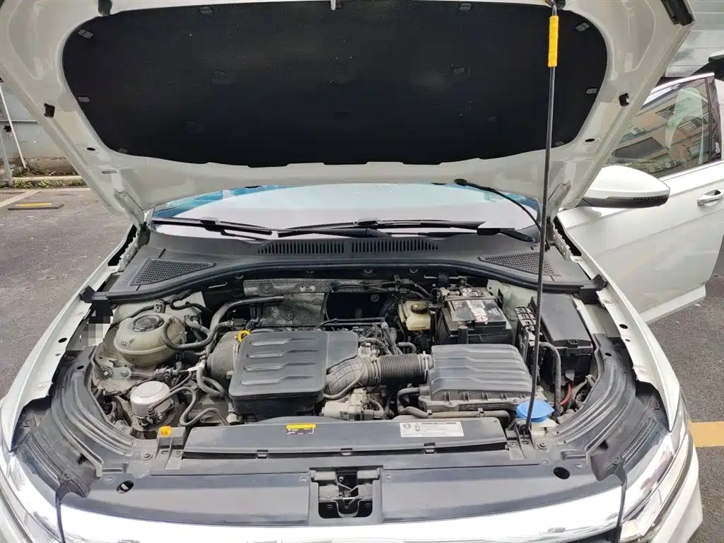 Volkswagen Lavida 2023 1.5L Auto Five Million Edition фото 21