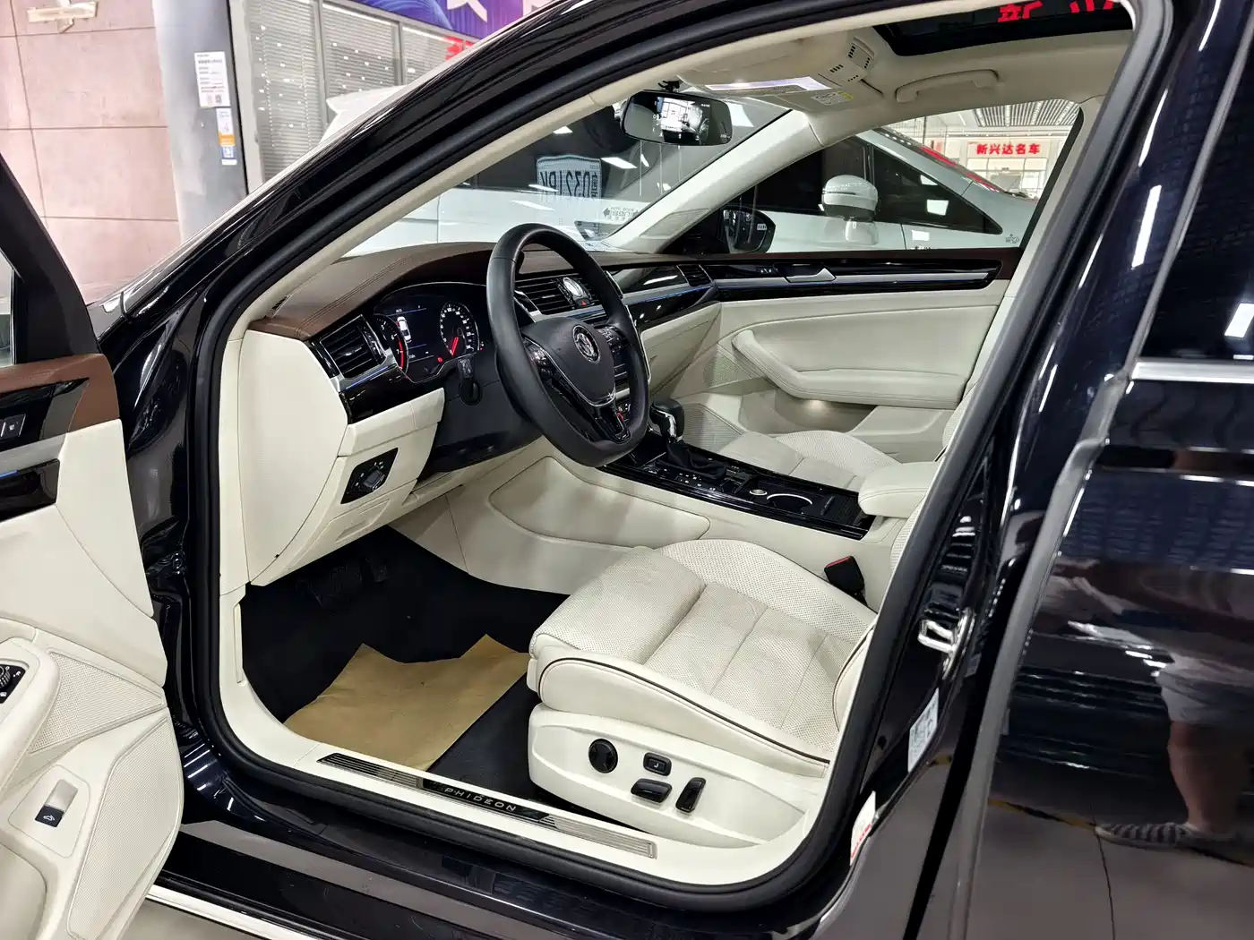 Volkswagen Phideon 2016 380TSI 2WD Ultimate Edition фото 7