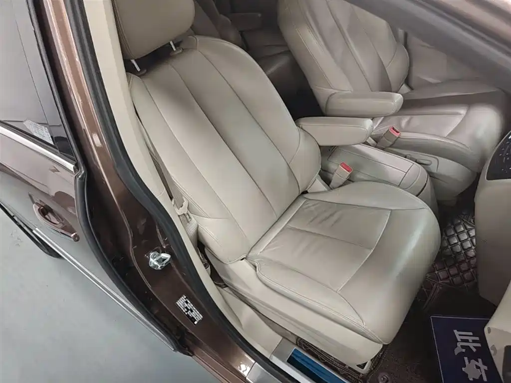 Buick GL8 2018 28T Premium Model China VI фото 25