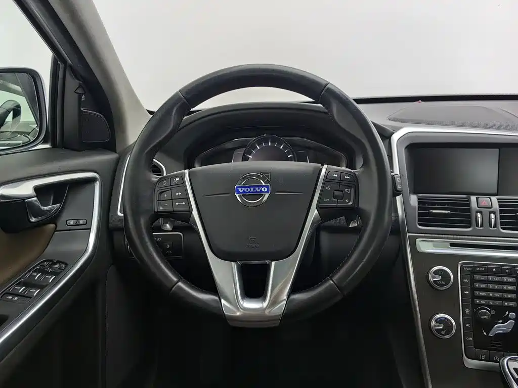 Photo 11 - Volvo XC60
