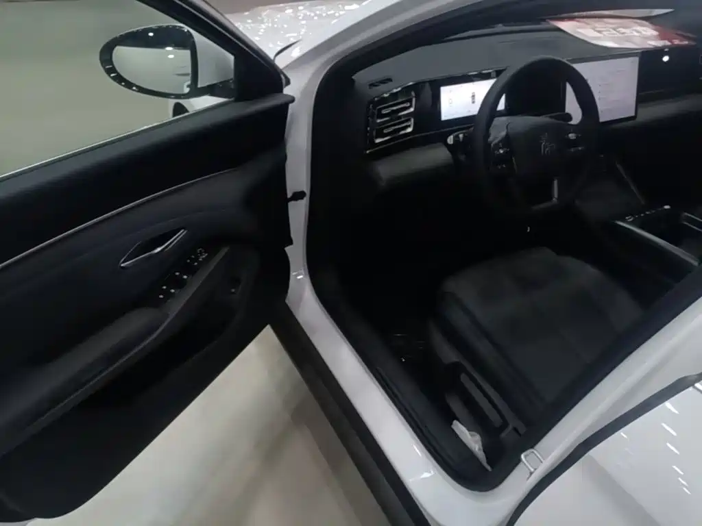 BYD Qin L 2026 2026 DM-i 128KM Progressive