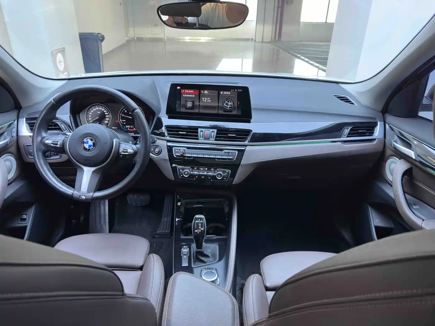 BMW X1 2022 sDrive20Li Premium фото 15