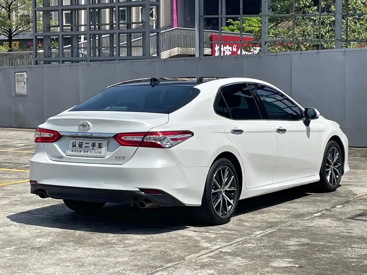 Toyota Camry 2023 2.5G Luxury Edition фото 9