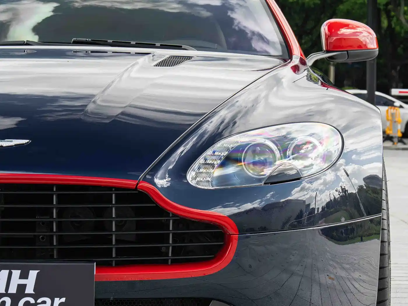 Aston Martin Vantage 2017 2015 4.7L Coupe