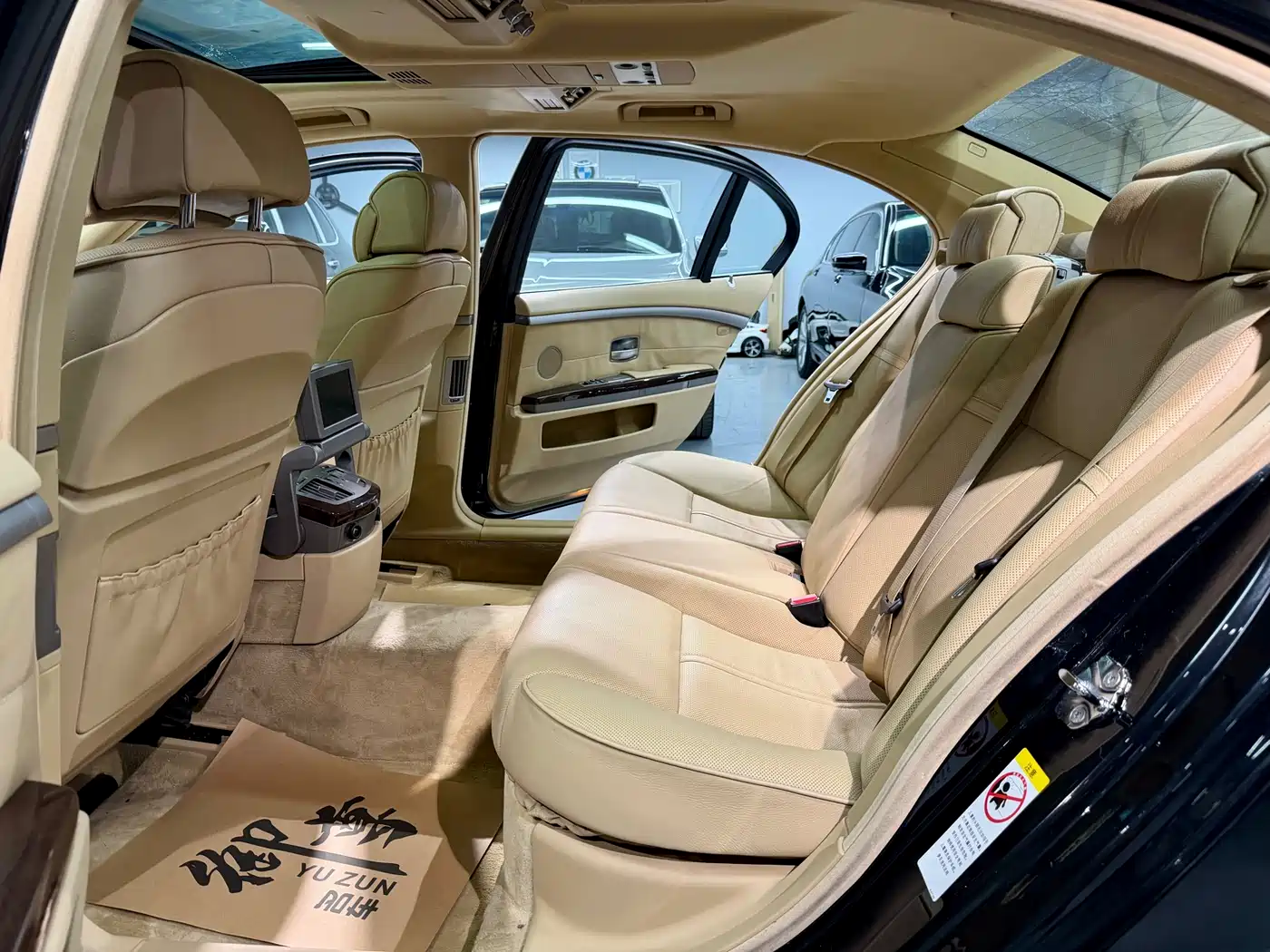 BMW 7 Series 2005 Model 750Li фото 10