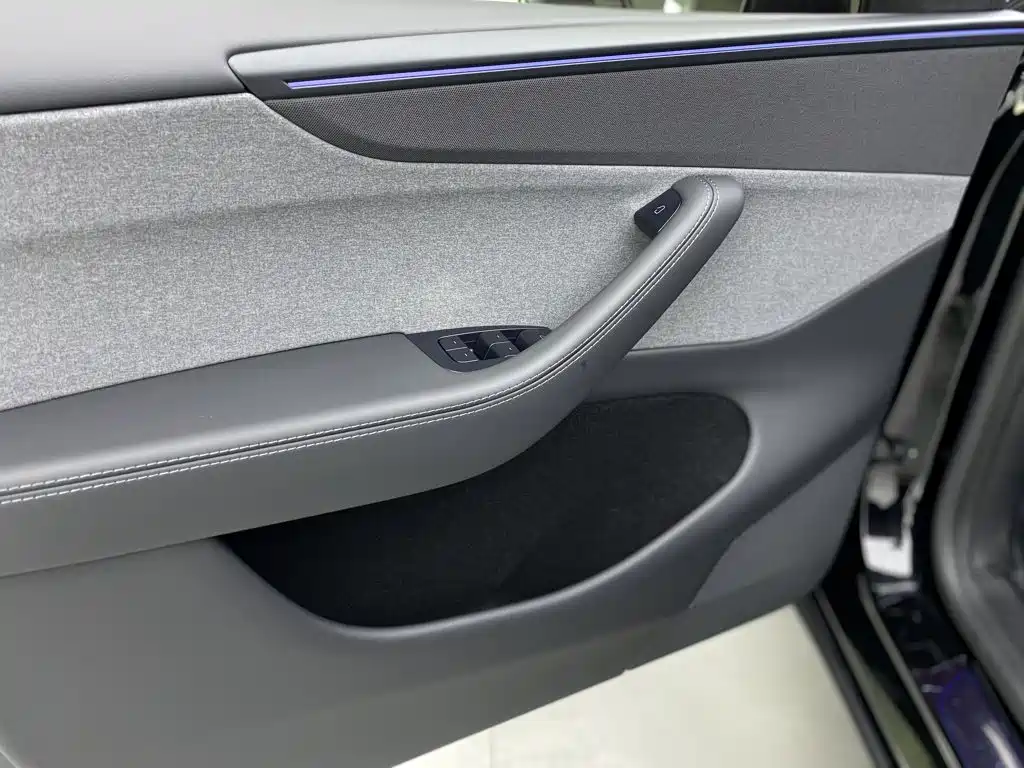 Tesla Model Y 2026 2026 Rear-Wheel Drive