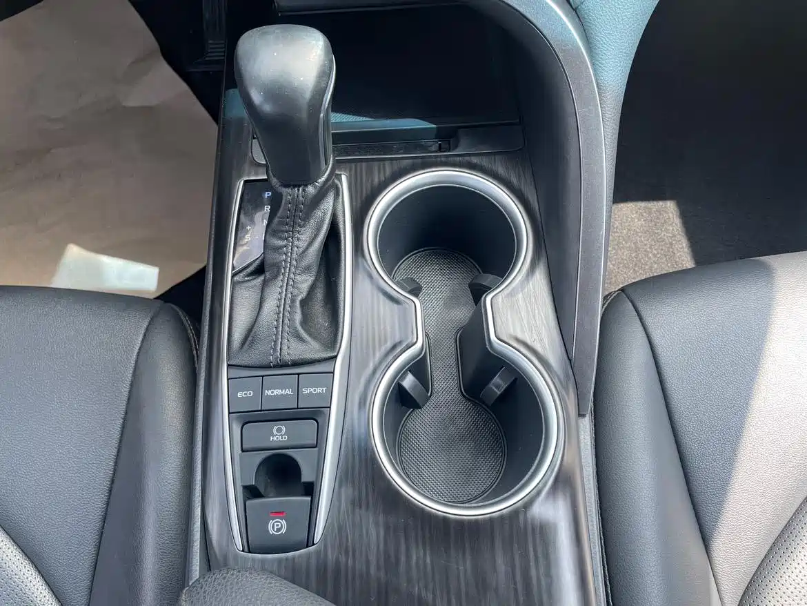 Toyota Camry 2023 2.5G Luxury Edition фото 14