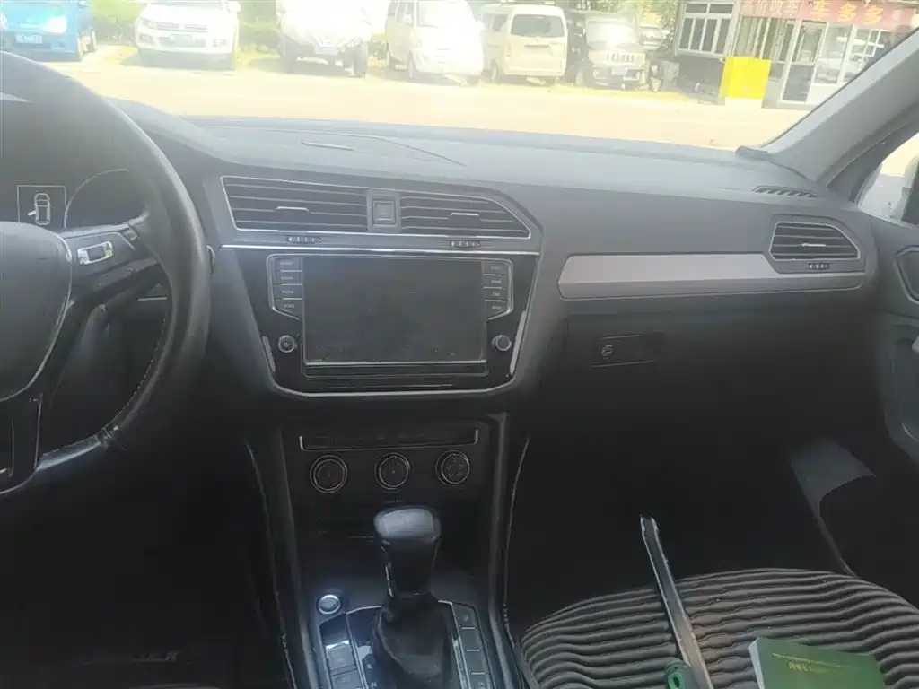 Volkswagen Tiguan L 2018 330TSI Automatic 2WD Trend Edition фото 13
