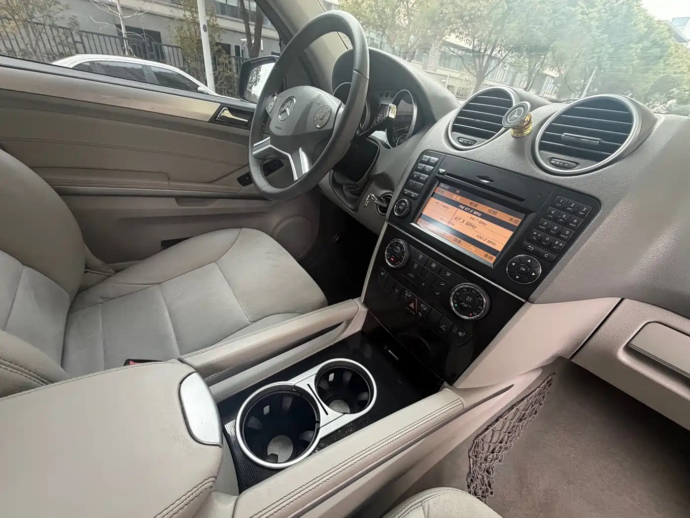 Mercedes-Benz M-Class 2010 ML 300 4MATIC фото 13