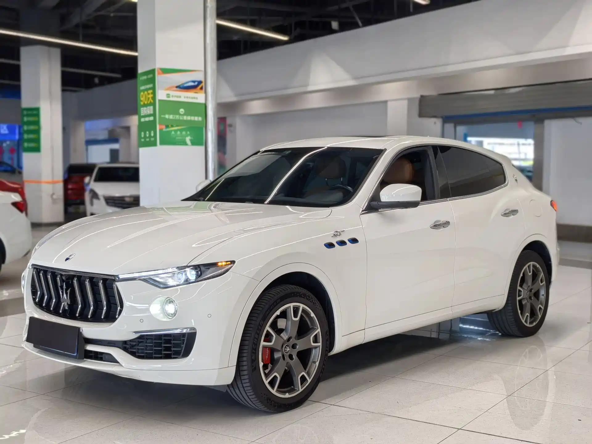 Photo 1 - Maserati Levante