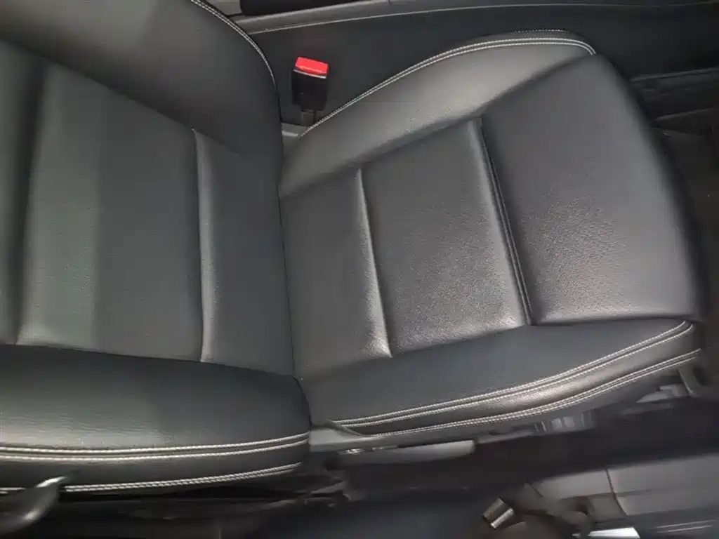 Mercedes-Benz GLA 2016 GLA 200 Dynamic фото 25