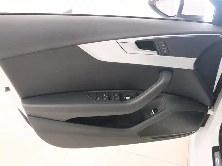 Audi A4L 2020 40 TFSI Fashion Dynamic Edition фото 12