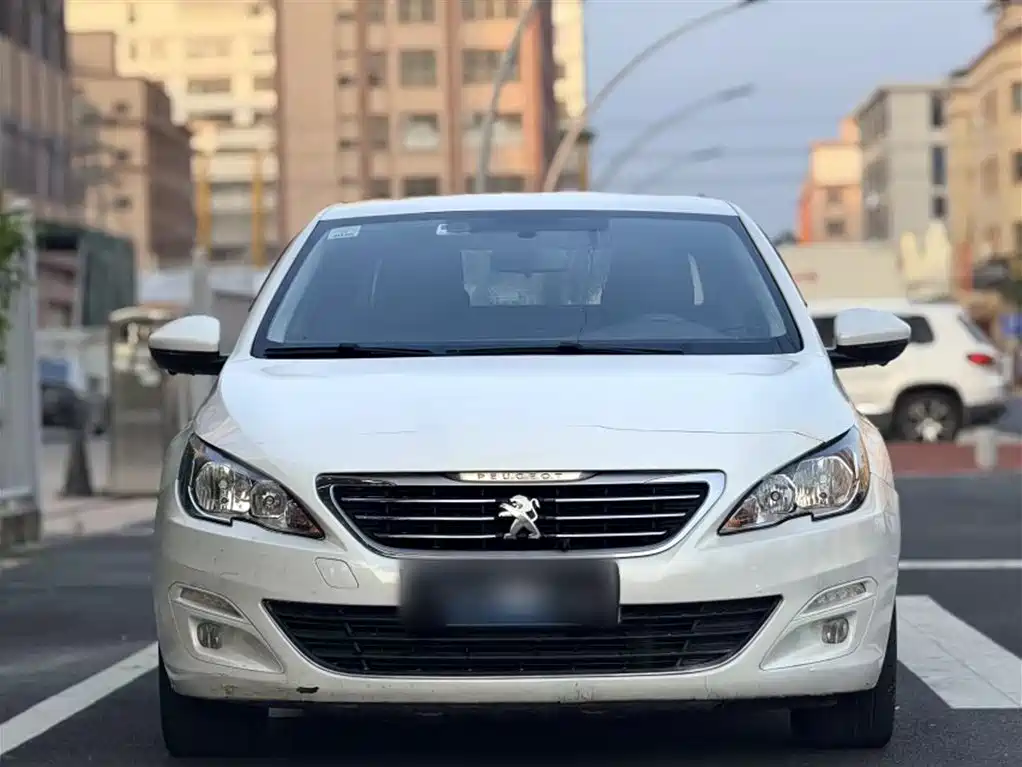Peugeot 408 2015 Model 1.2T Automatic Luxury Edition фото 25