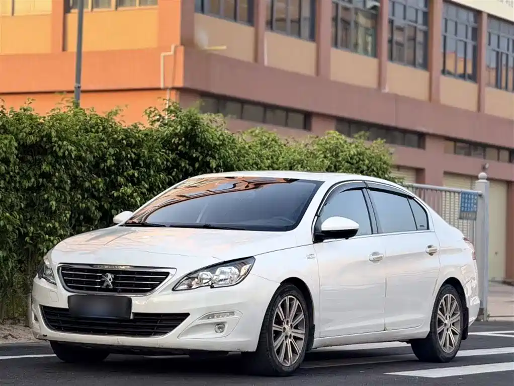 Peugeot 408 2015 Model 1.2T Automatic Luxury Edition фото 23