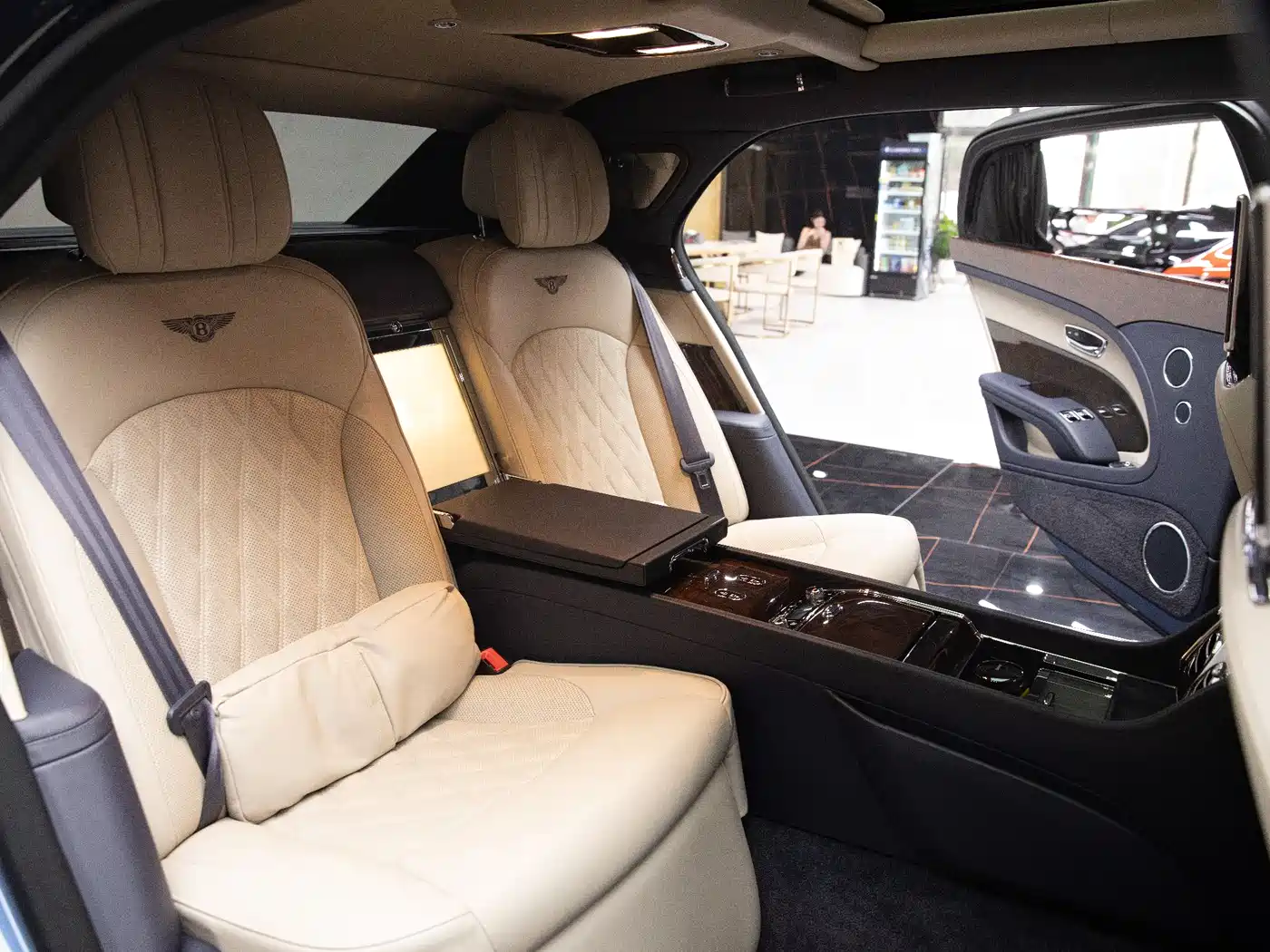 Bentley Mulsanne 2017 6.8T Long Wheelbase фото 19