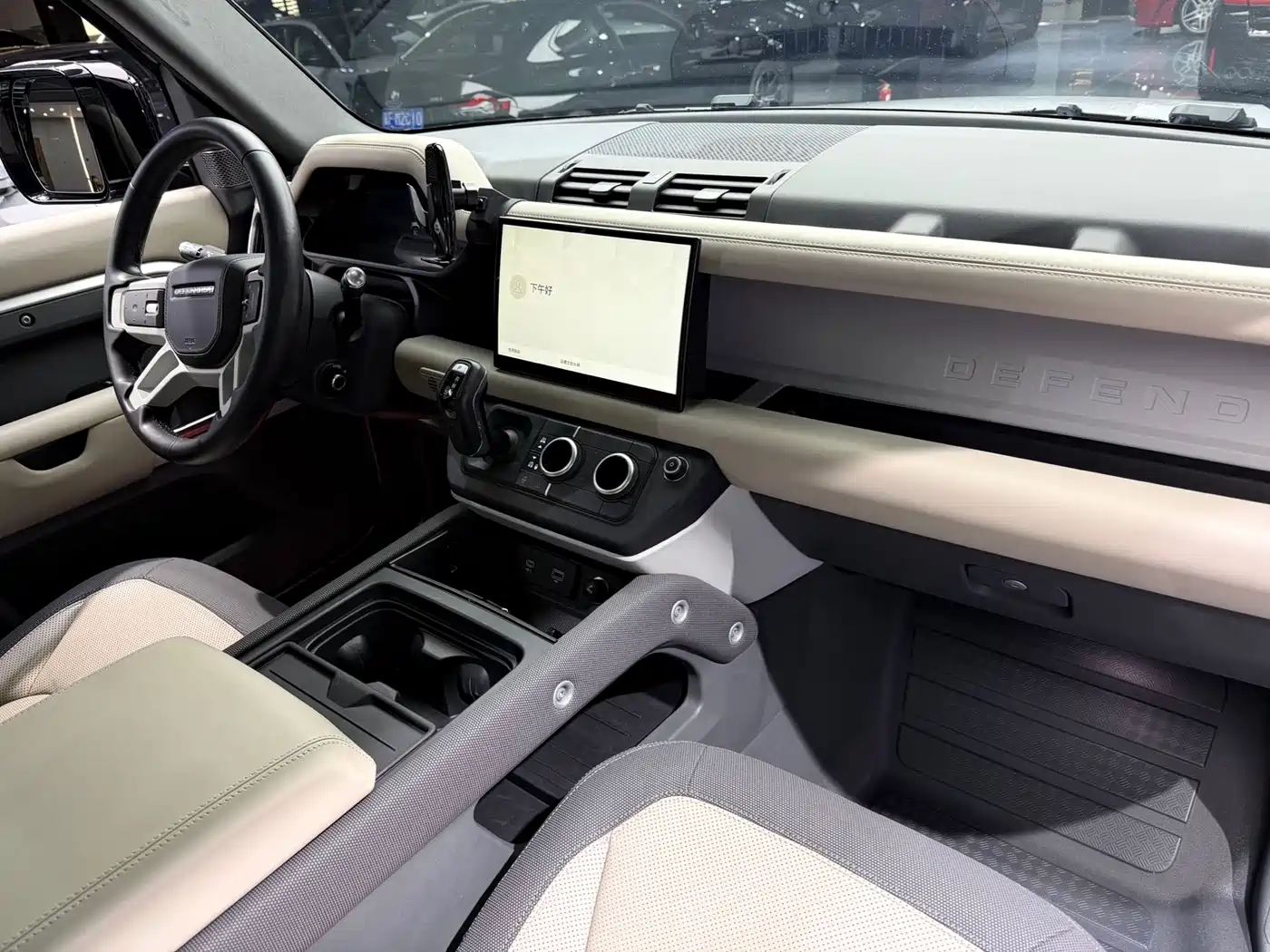 Land Rover Defender 2022 110 P400 X-DYNAMIC HSE фото 10