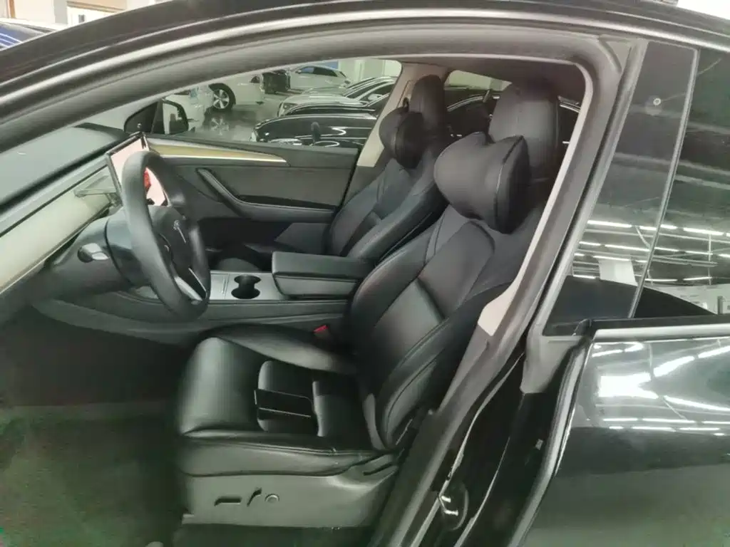 Фото 15 - Tesla Model Y