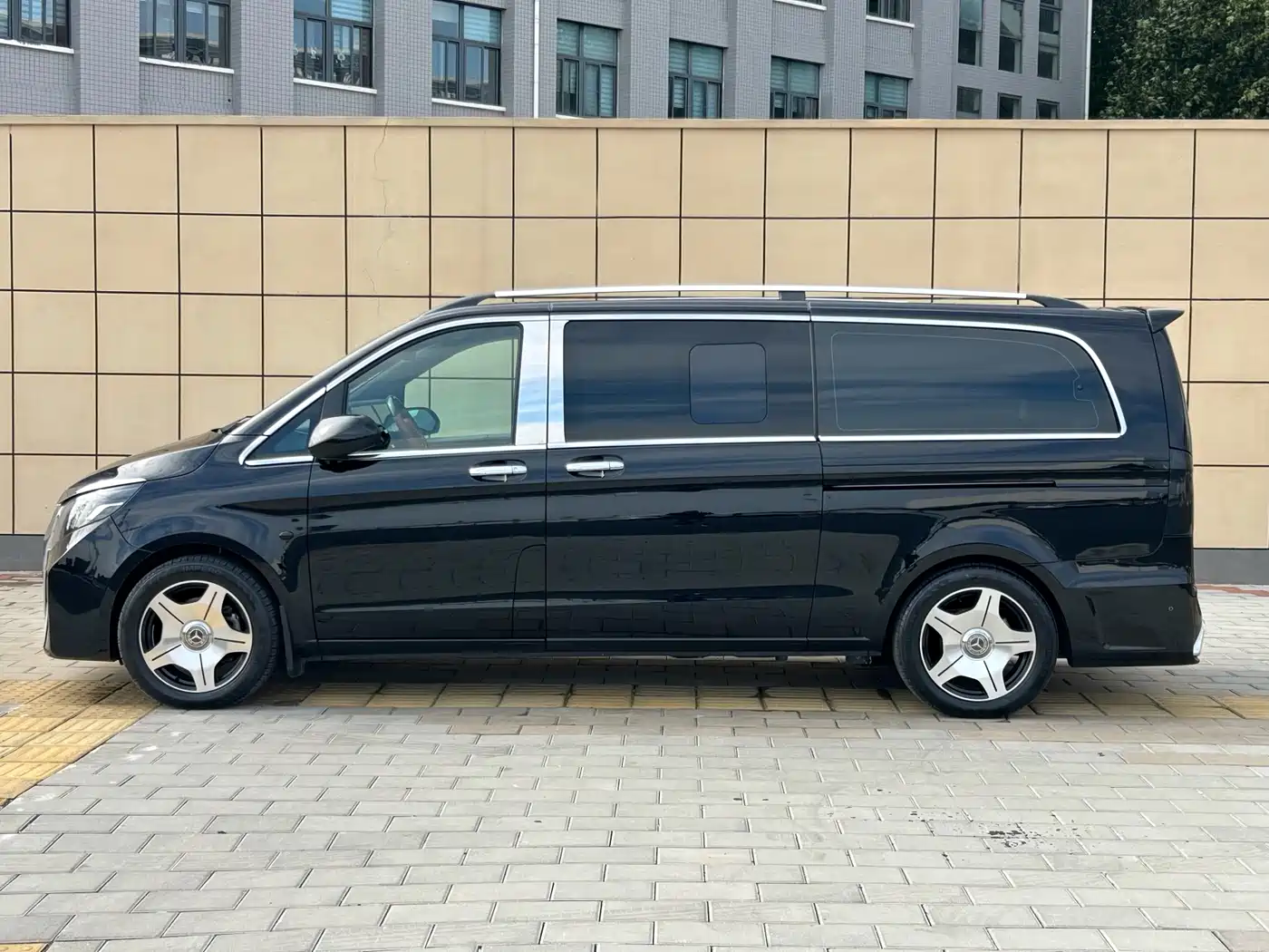 Mercedes-Benz Vito 2023 2.0T Business 7-Seater фото 26