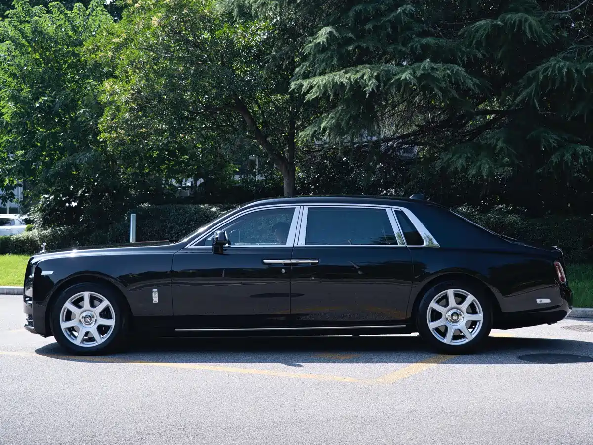 Фото 19 - Rolls-Royce Phantom