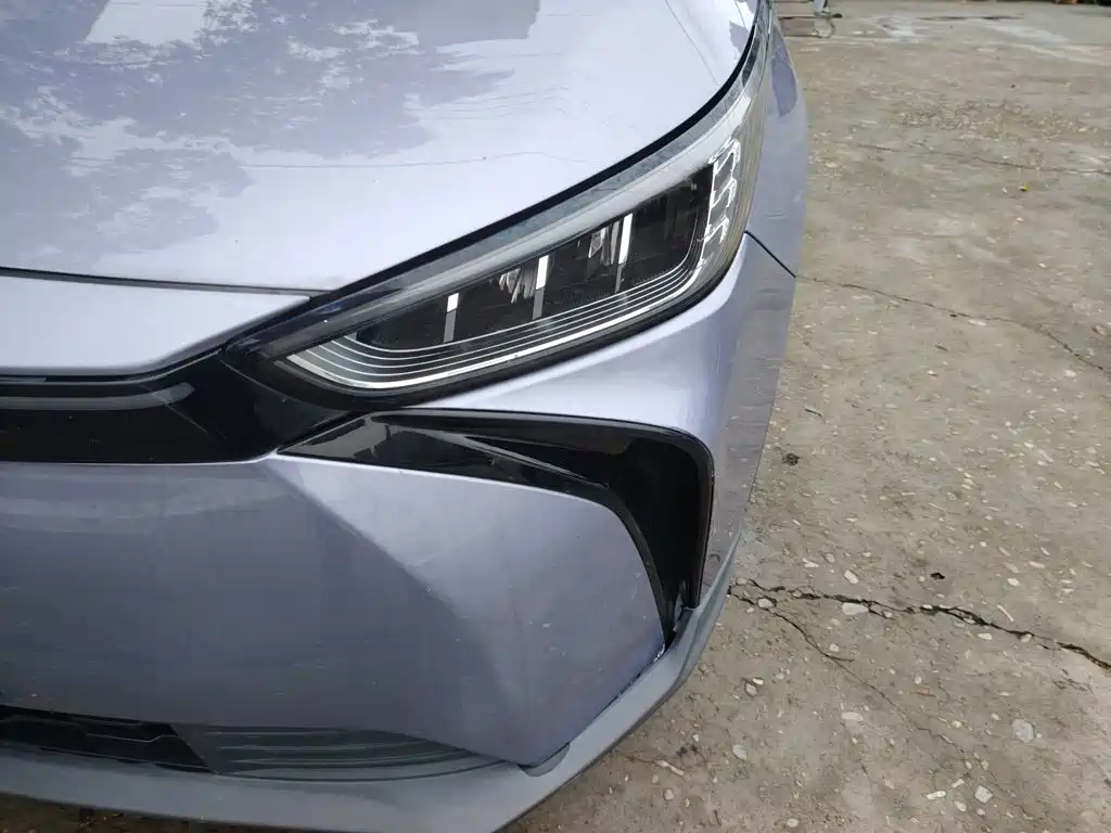 Geely Geometry M6 2023 2022 450 New Intelligence Edition