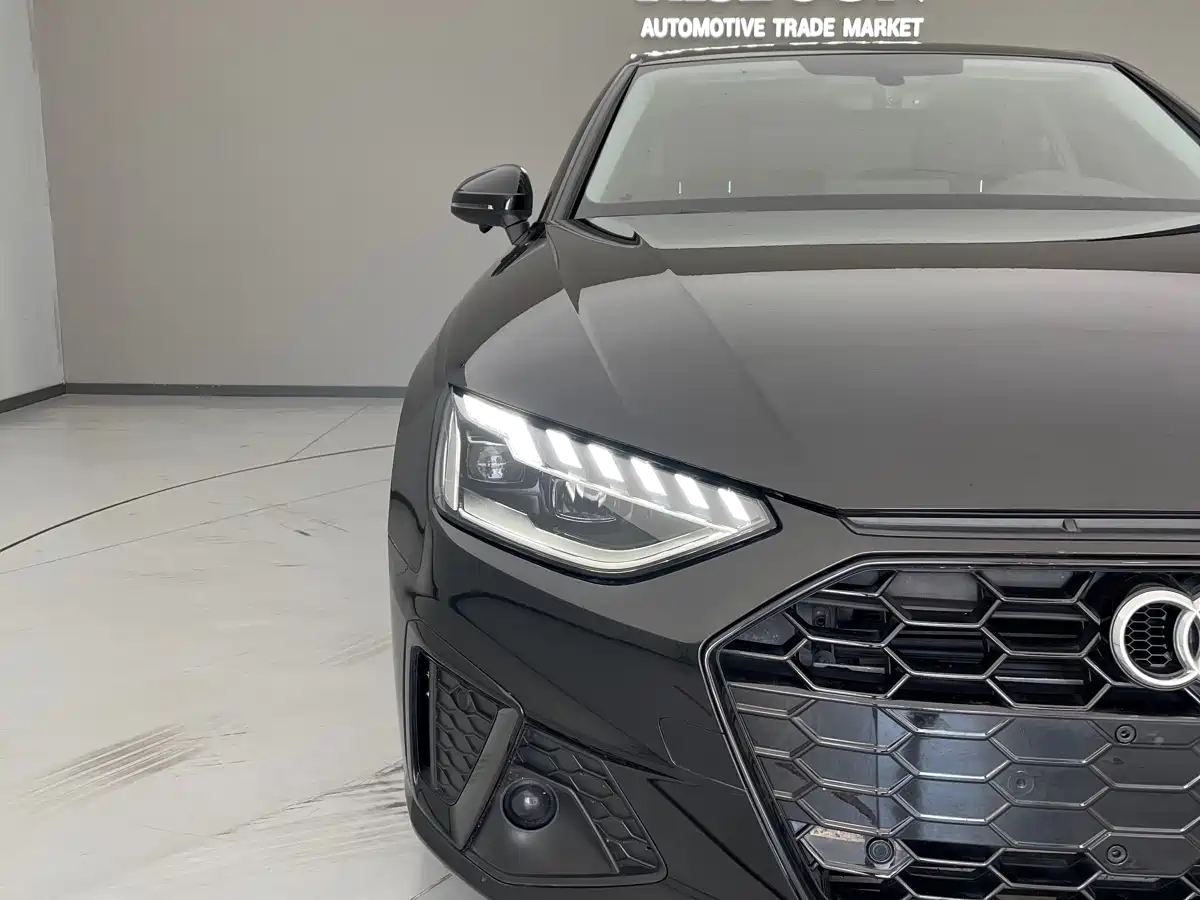 Audi A4L 2022 40 TFSI Luxury Dynamic фото 17