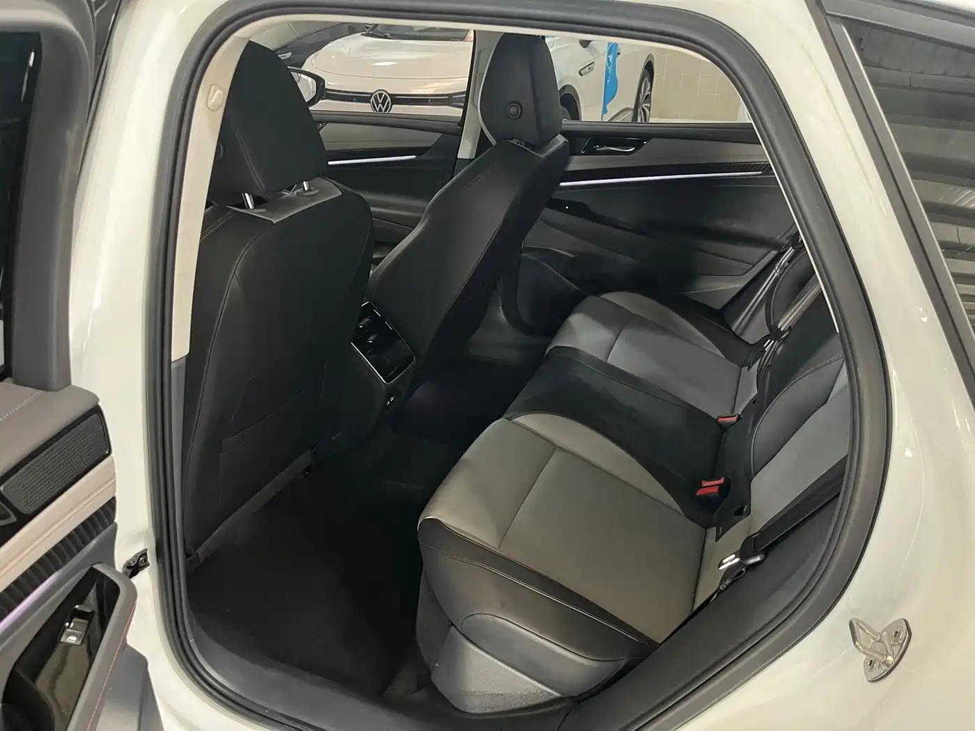 VOLKSWAGEN ID.7 VIZZION