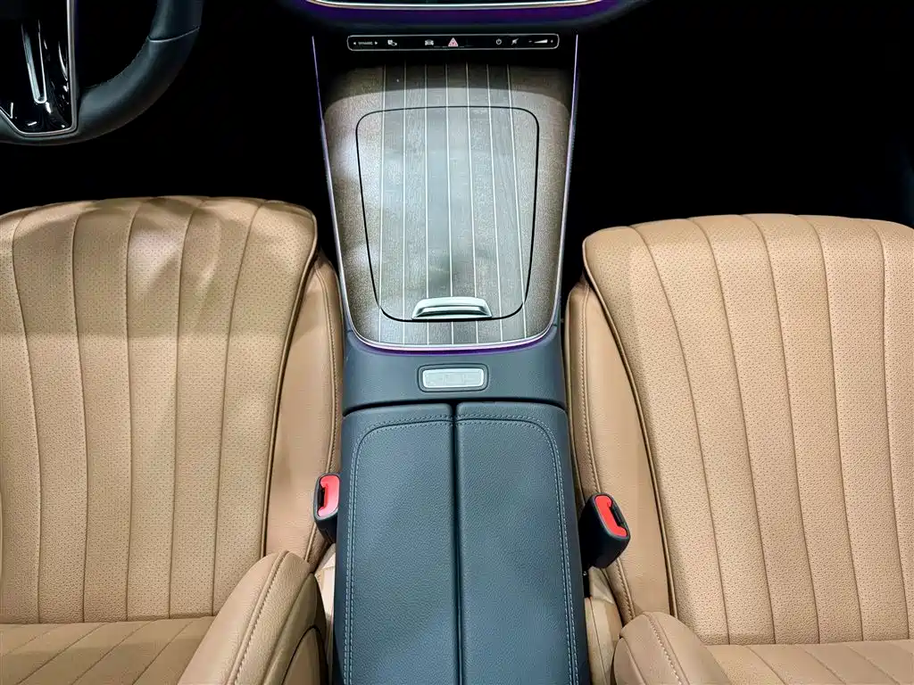 Mercedes-Benz E-Class 2024 E 300 L Fashion фото 29