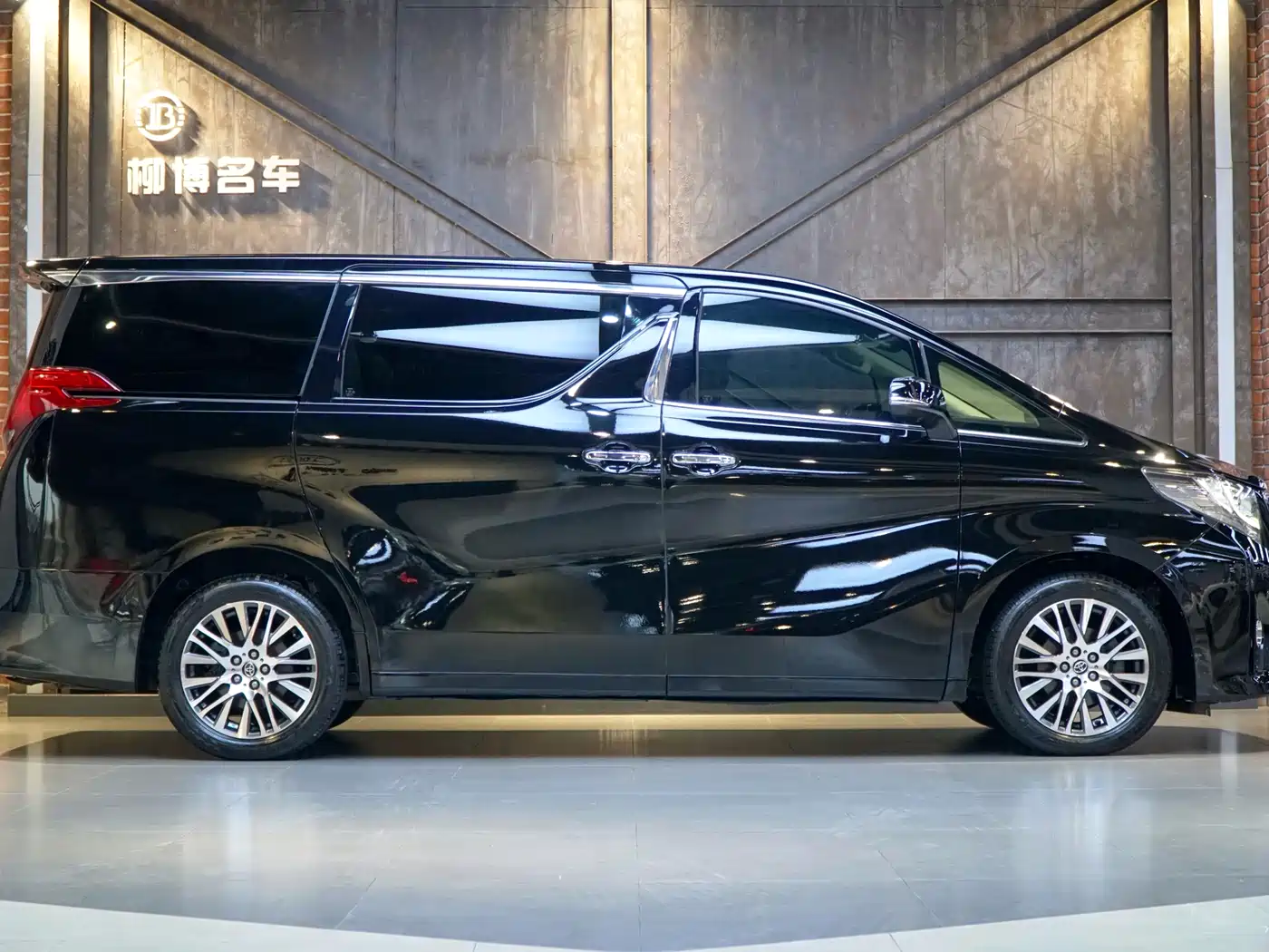 Toyota Alphard 2015 3.5L Luxury Edition фото 5