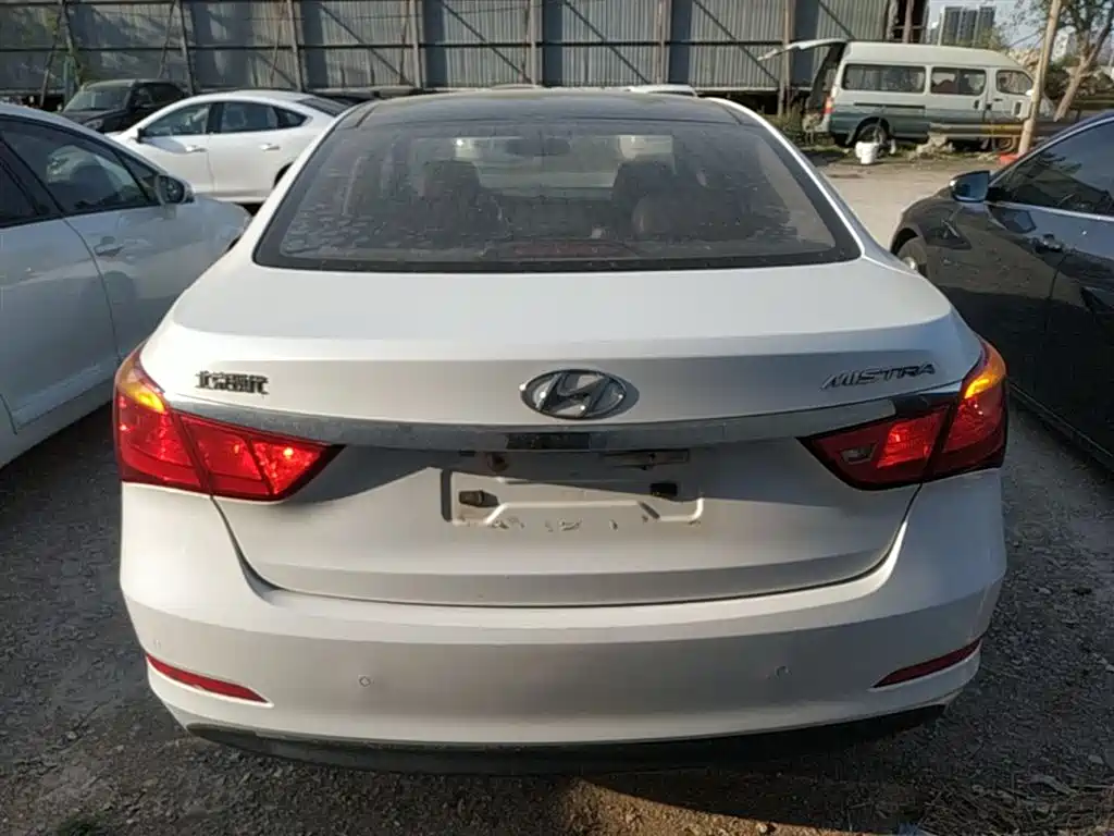 Hyundai Mistra 2014 1.8L Auto Smart GLS фото 6