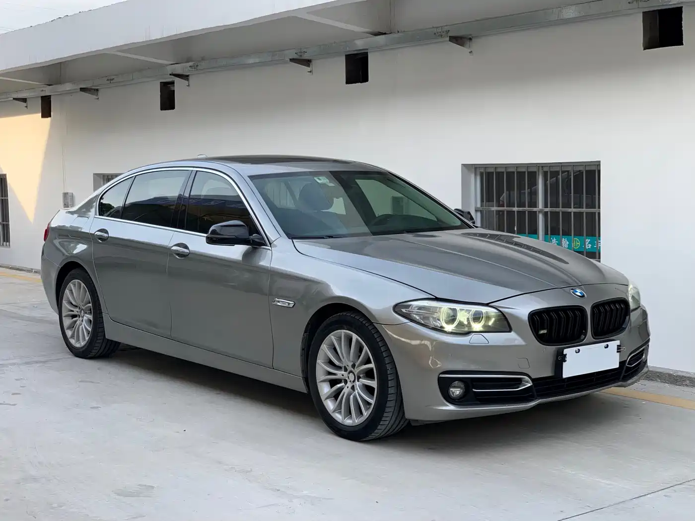 BMW 5 Series 2014 525Li Luxury Design Package фото 3