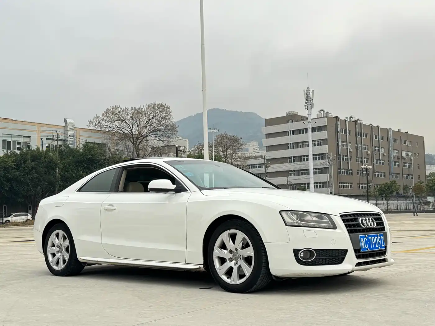Audi A5 (Import) 2010 2.0TFSI Coupe Style Edition фото 3