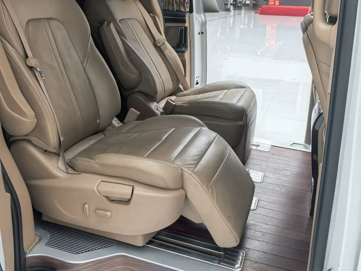 Buick GL8 2018 ES 28T Luxury Type China VI фото 12