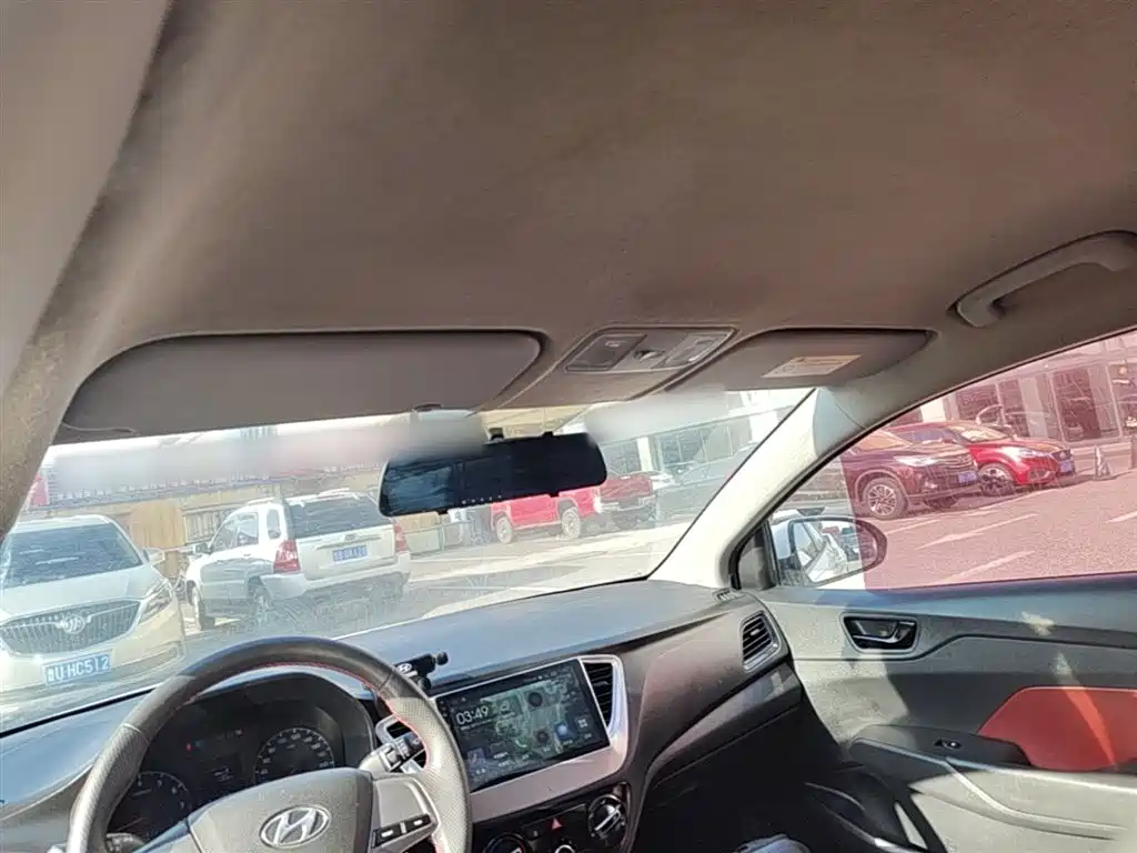 Hyundai Verna 2016 1.4L Manual Cool Edition GLS фото 18