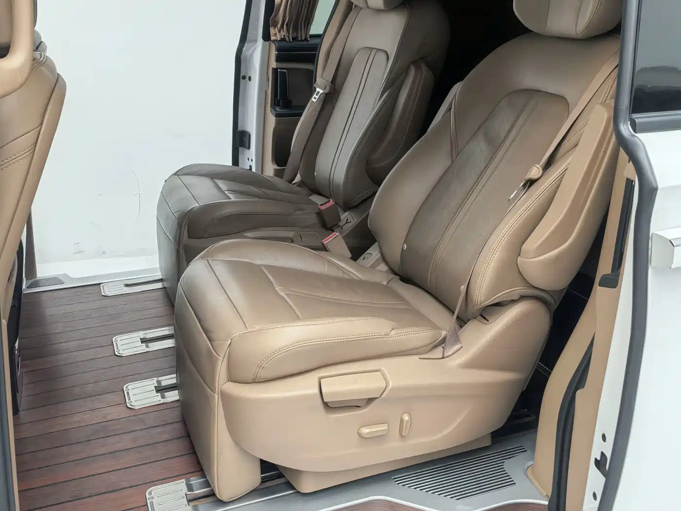 Buick GL8 2018 ES 28T Luxury Type China VI фото 13