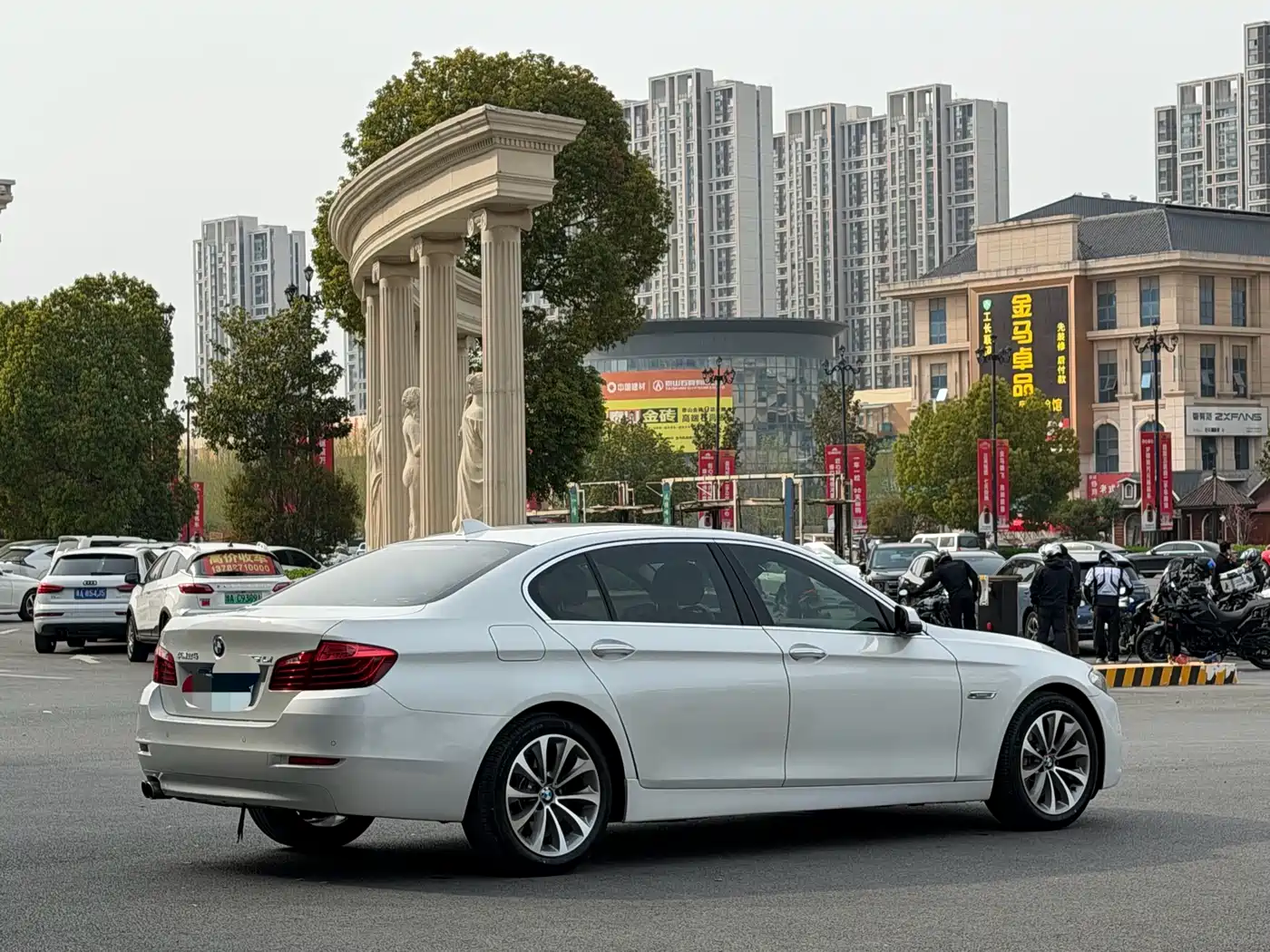 BMW 5 Series 2017 525Li Leading Edition фото 4