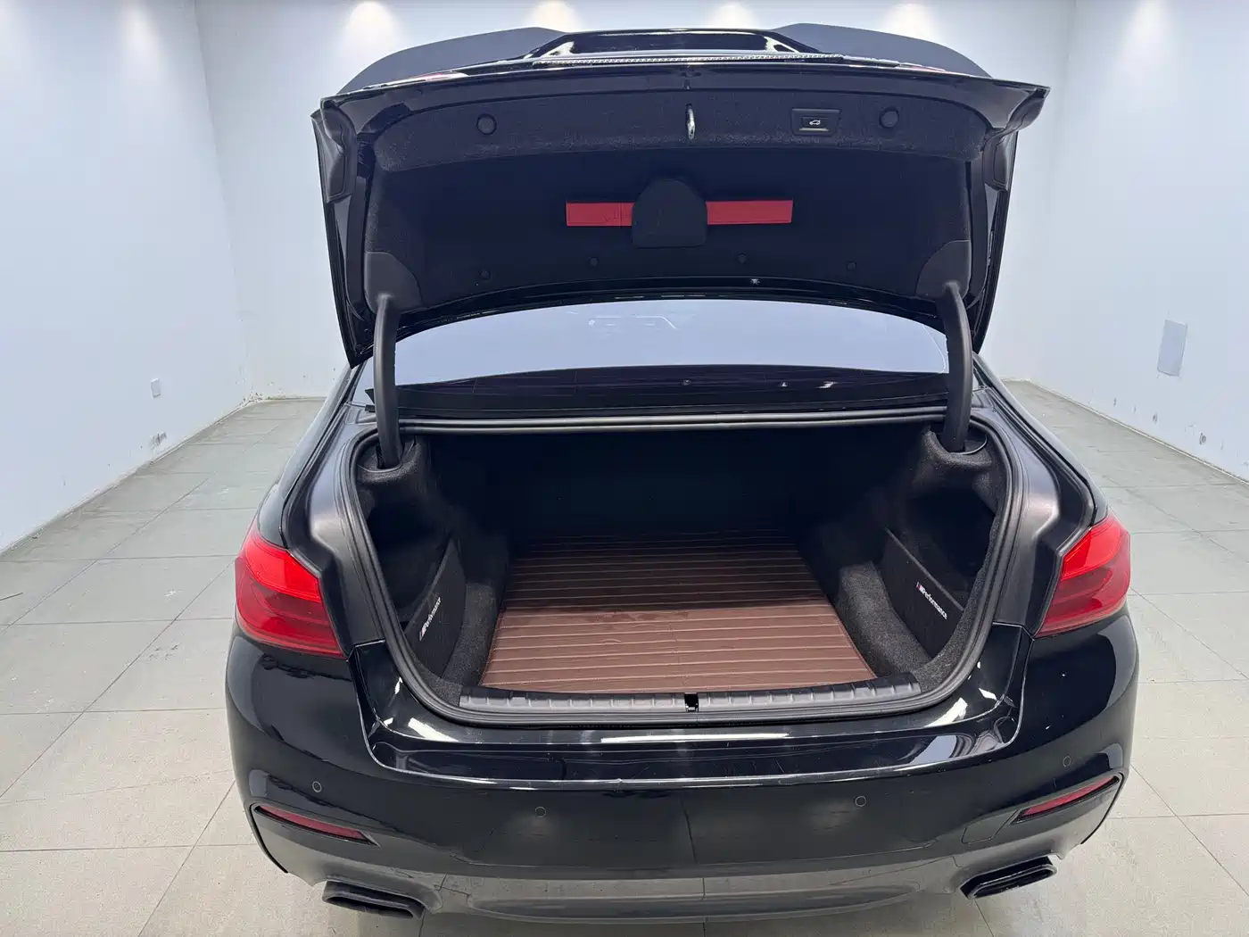 BMW 5 Series 2020 Model 530Li xDrive M Sport Package фото 10